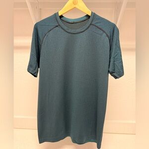 Lululemon Metal Vent (Medium)